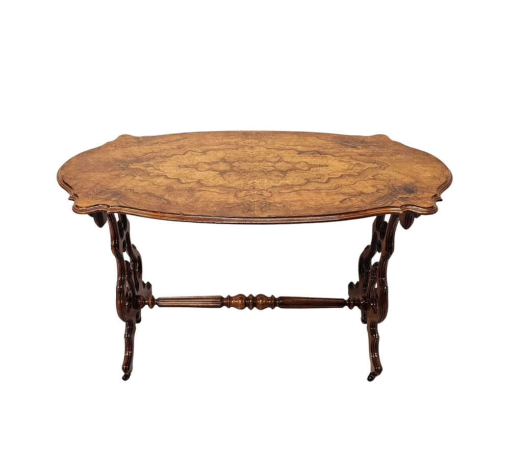 A Very Fine 19th Century Burr Walnut Centre Or Antique Side Table