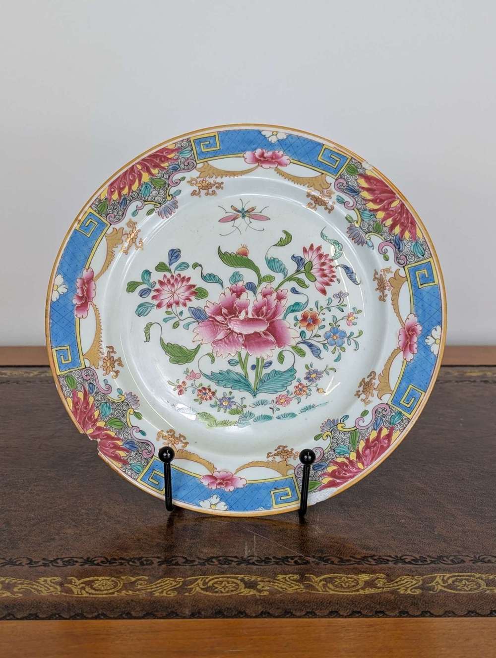Edm&eacute; Samson Paris porcelain famille rose plate in Chinese export style late 19th century
