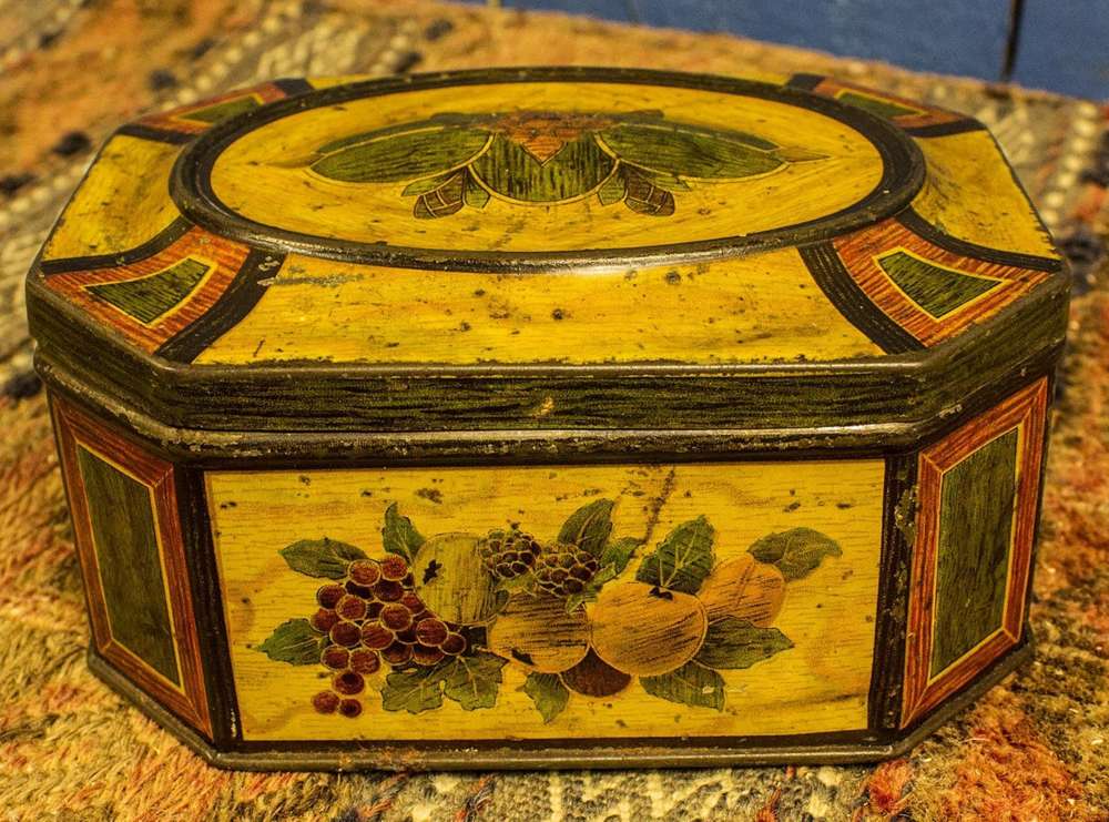 Small 19th Century Toleware Tea Caddy