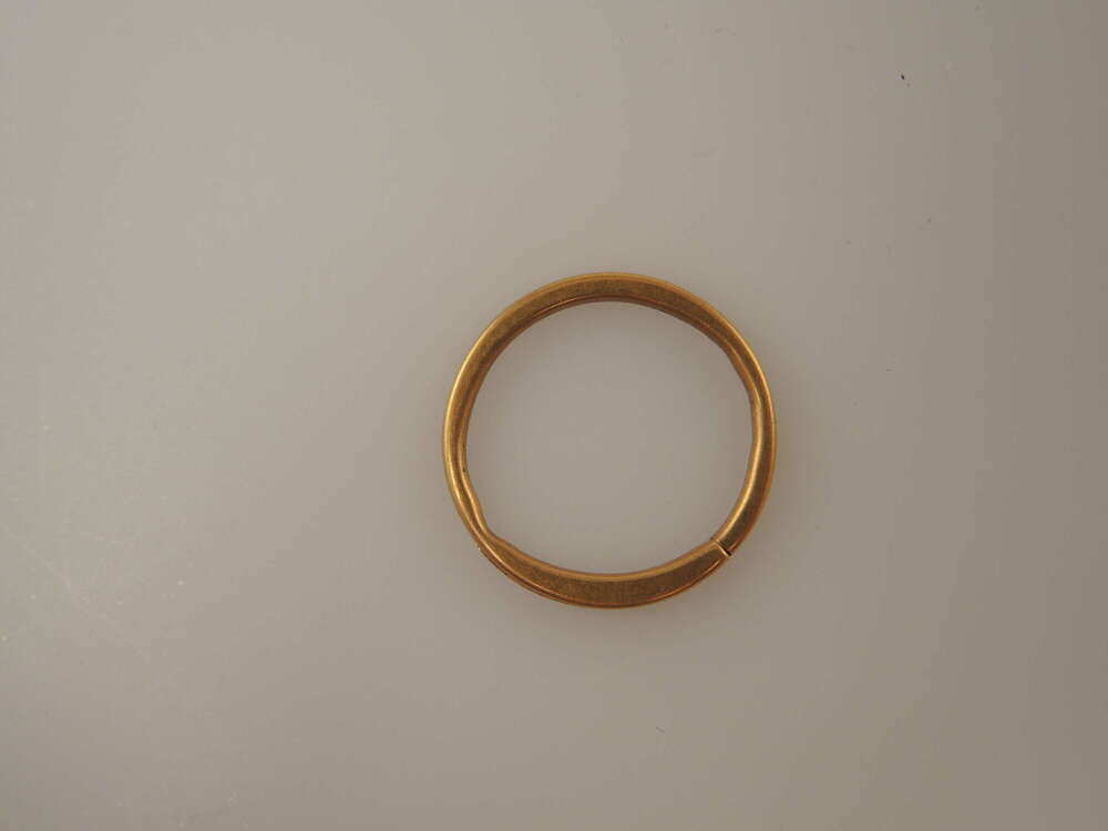 Georgian 15K gold fancy carved split ring c1810