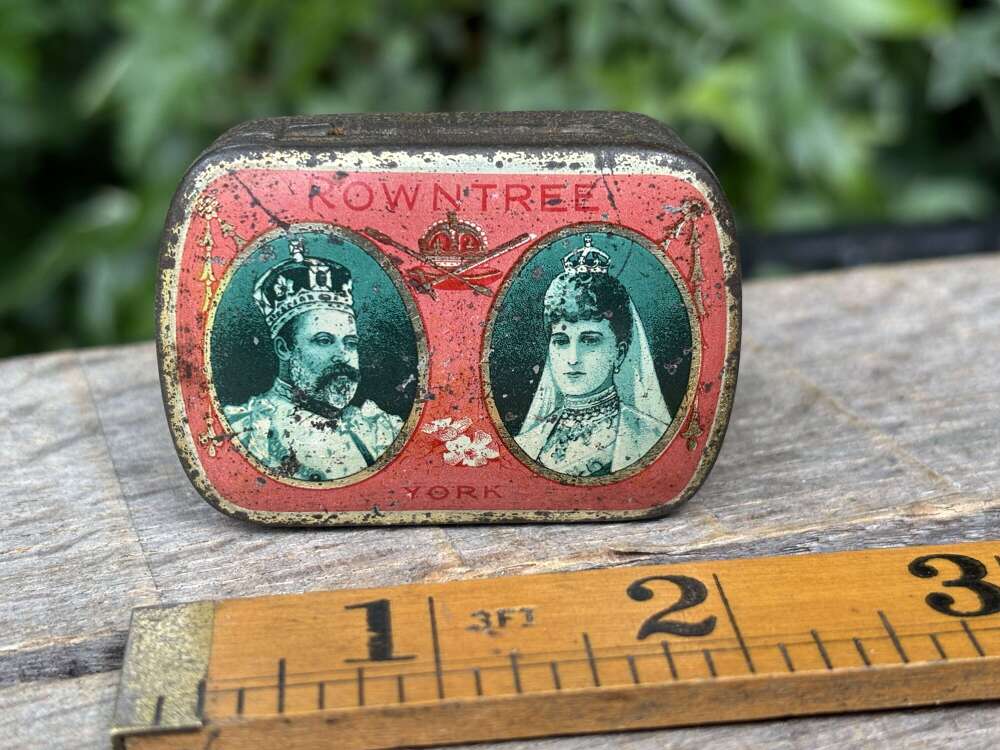 'Rowntree's King Edward 7th York Royal Chocolate Sample tin c1902 - Pink variation