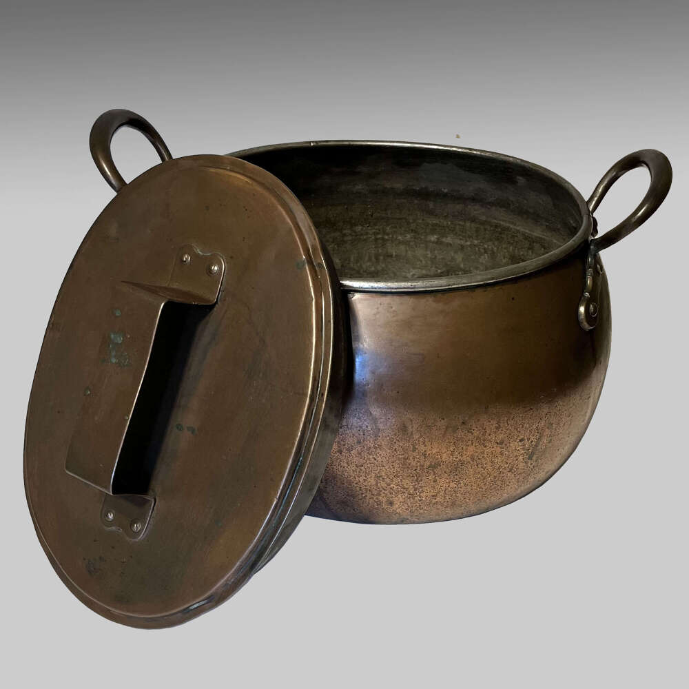 Georgian patinated copper cooking pot with lid