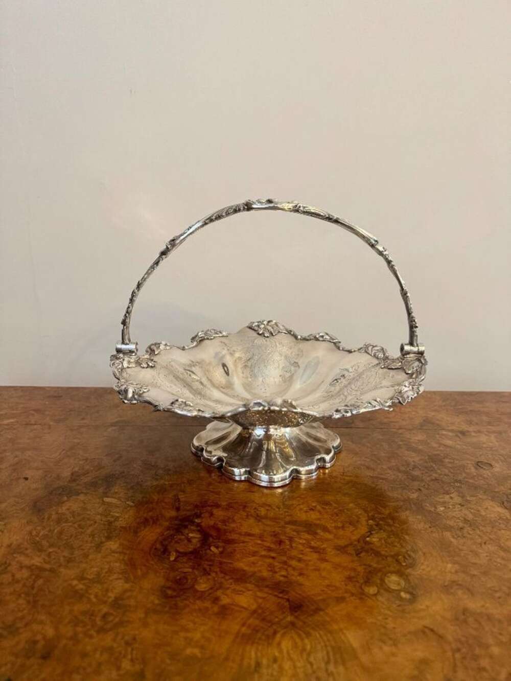 Lovely Quality Antique Edwardian Silver Plated Cake Basket