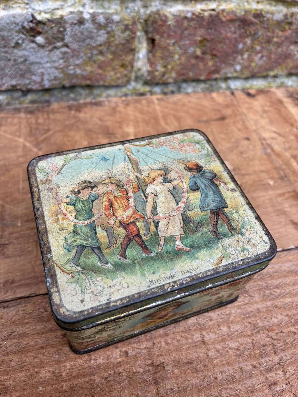 Moss rimmington mustard maypole tin