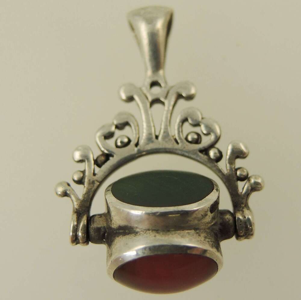 Silver stone set swivel