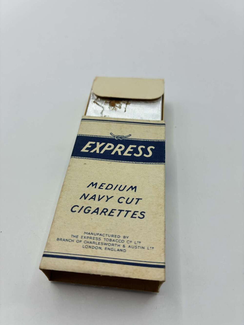Express tobacco cigarette packet live