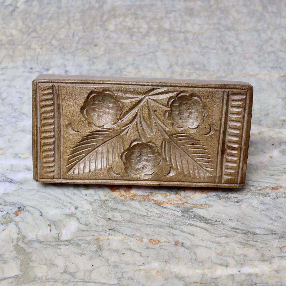 Rectangular Beechwood Butter Print Carved with Flowers