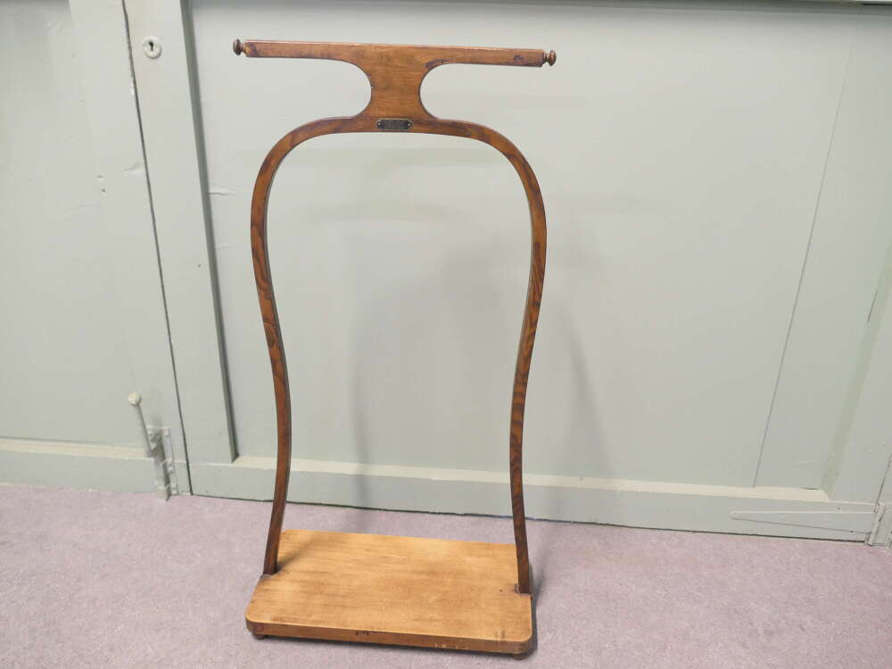 Mid Century Walnut Gentleman&rsquo;s Valet designed by Everneat