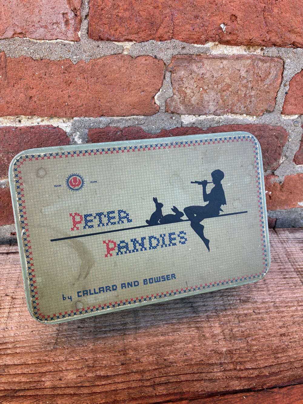 Unusual Callard bowser Peter pandies confectionery tin