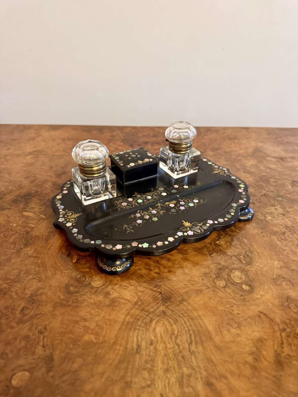 Beautiful Quality Antique Victorian Papier-mache Inlaid Desk Set 
