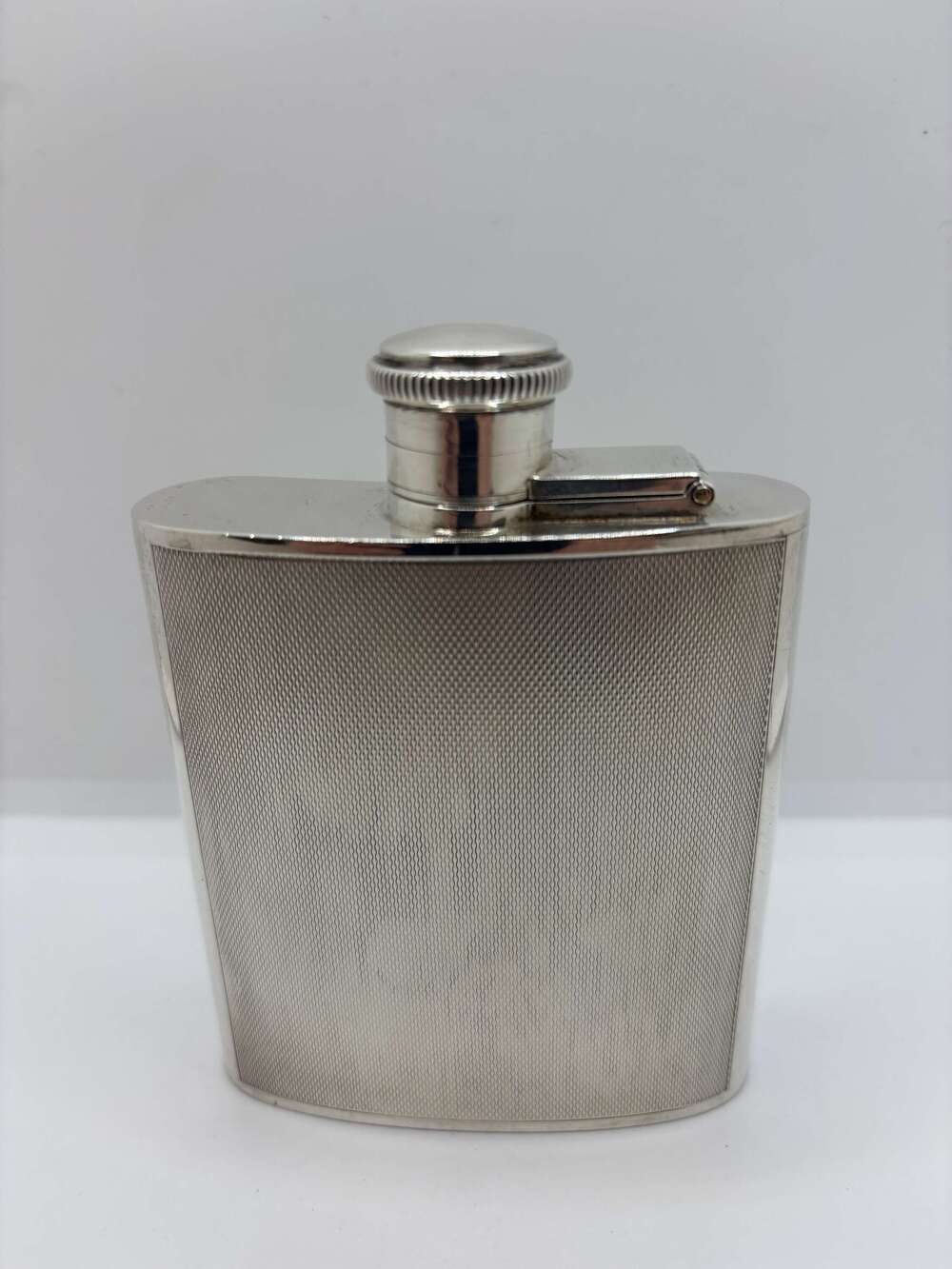 Silver spirit hip flask. Chester 1940.