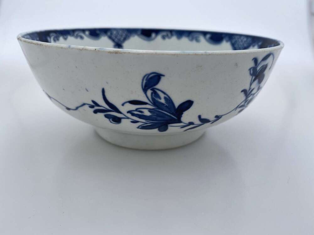 A first period Worcester blue and white bowl, circa 1765.