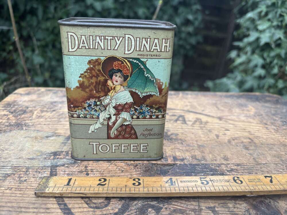 Superb Horner Dainty Dinah Small Pocket Tin c1920s