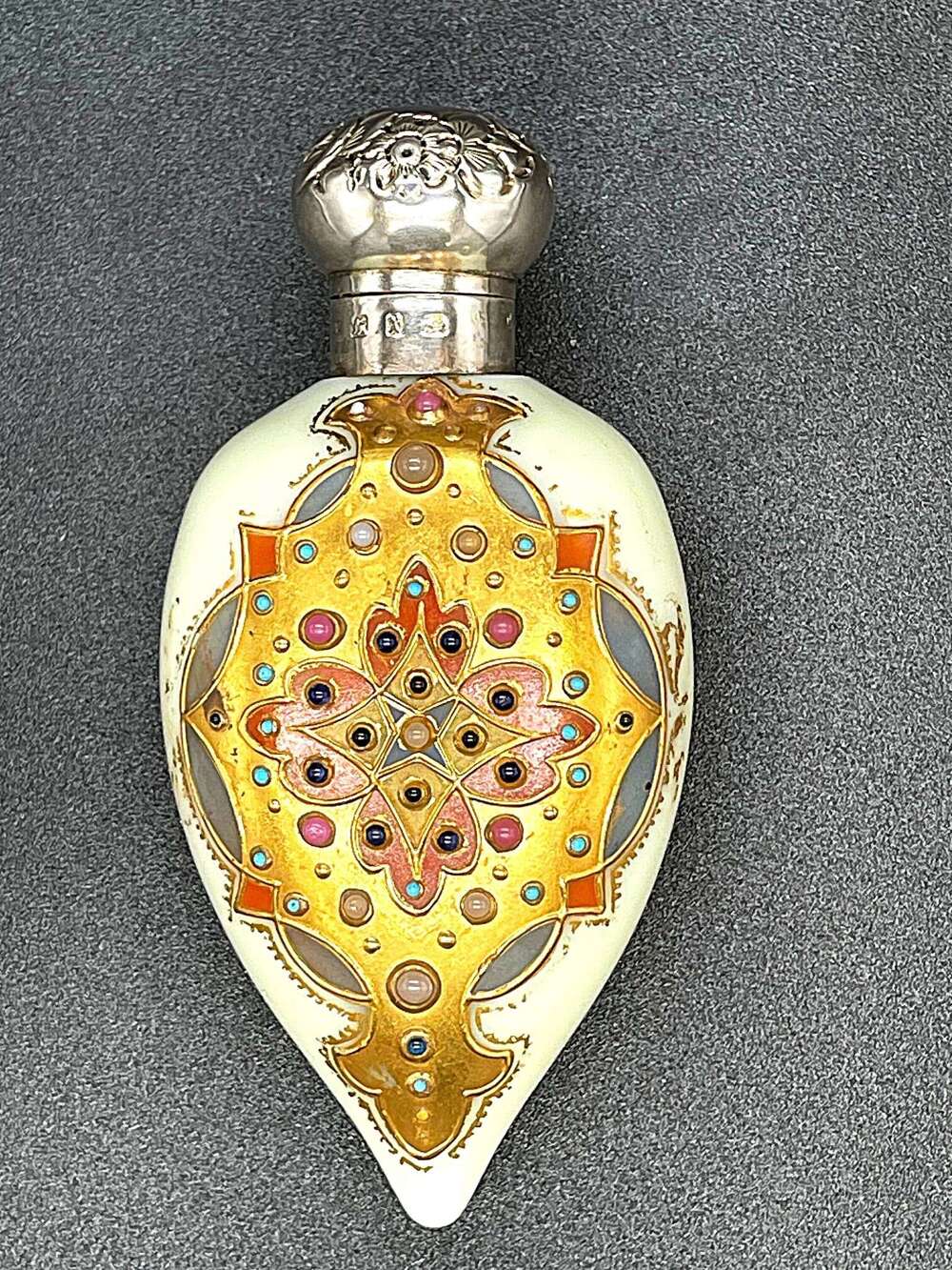 Stevens & Williams scent bottle