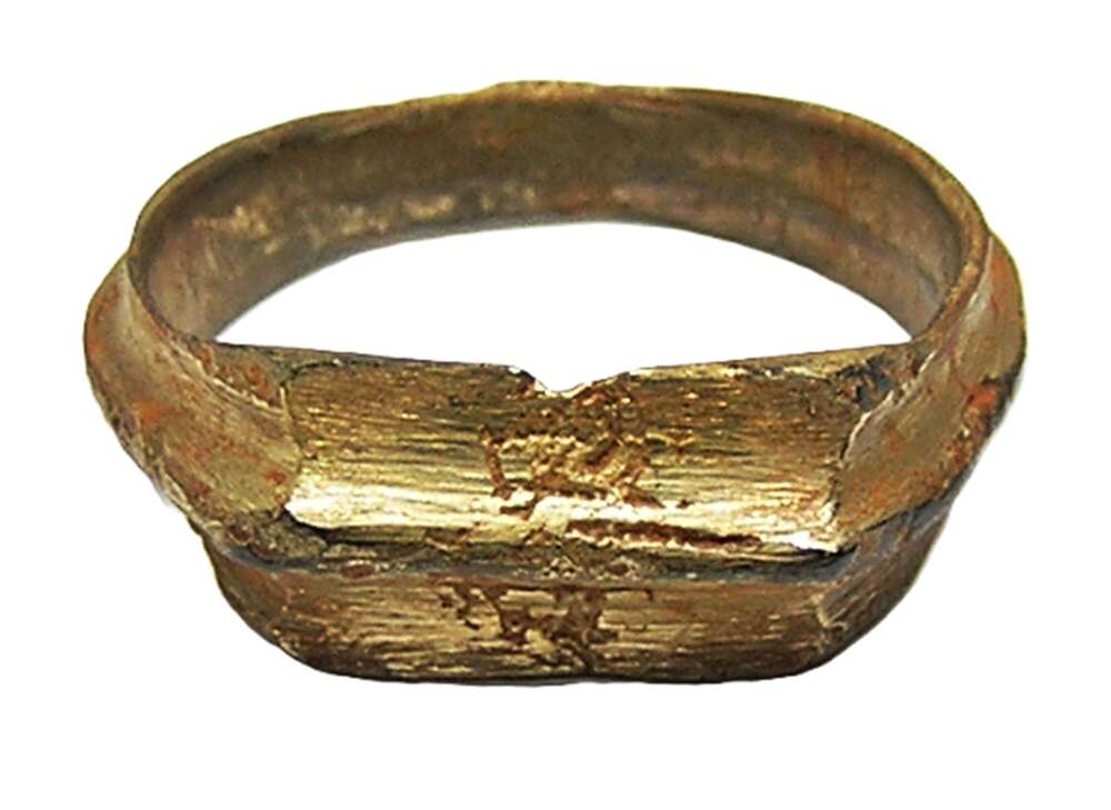 Medieval silver gilt fede iconographic type ring erased design