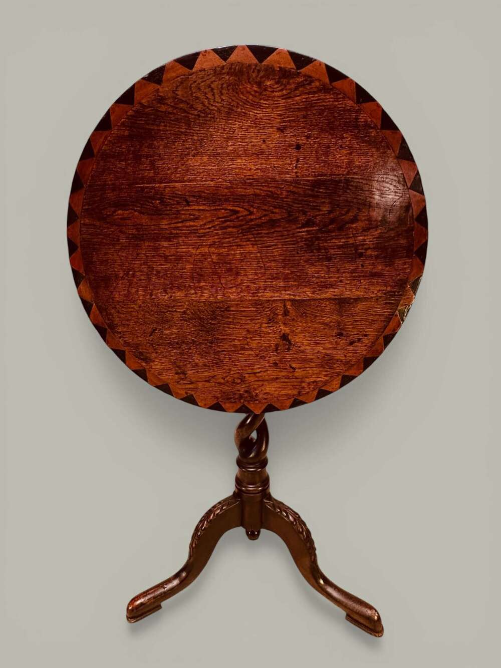 PEDESTAL TABLE, TILT TOP, IN OAK C1830