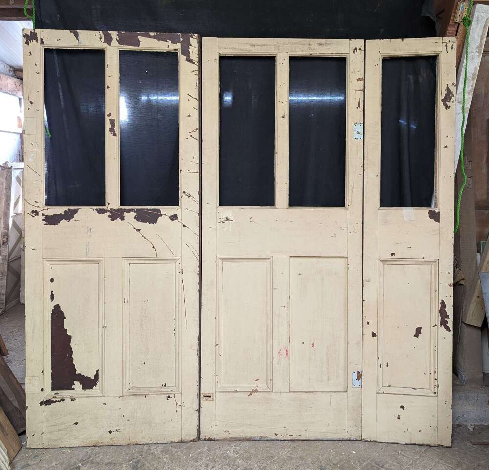 DP0570 A PAIR OF PINE RECLAIMED DOORS WITH SIDELIGHT