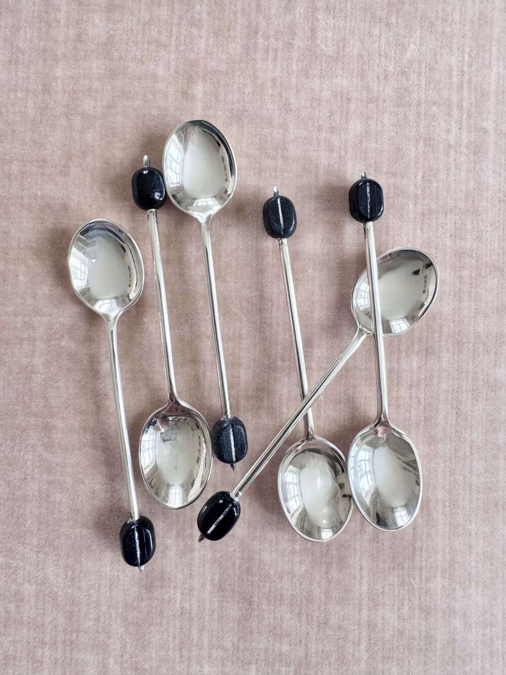 Set Art Deco silver plated black coffee bean finial spoons in case