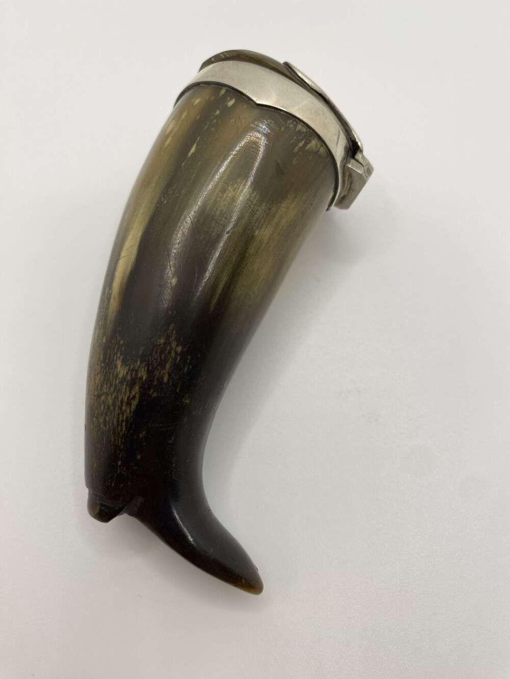 A silver mounted horn snuff mull. Circa 1870.