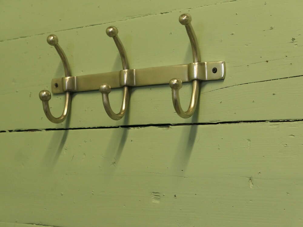 Very Stylish Chrome Cloakroom Coat Rack  The rack has 3 double swan neck hooks