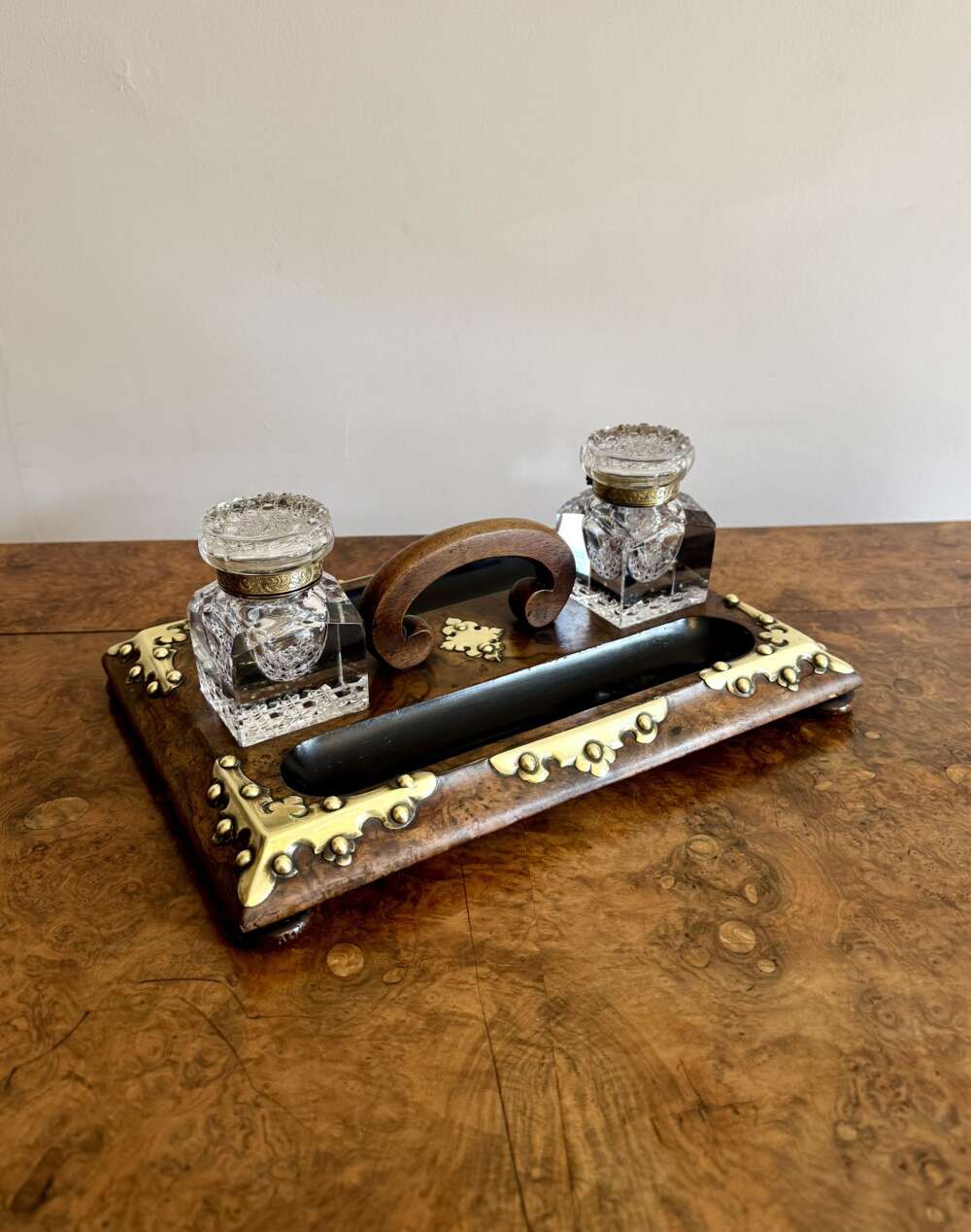 Fantastic Quality Antique Victorian Burr Walnut Brass Mounted Double Sided Desk Set 