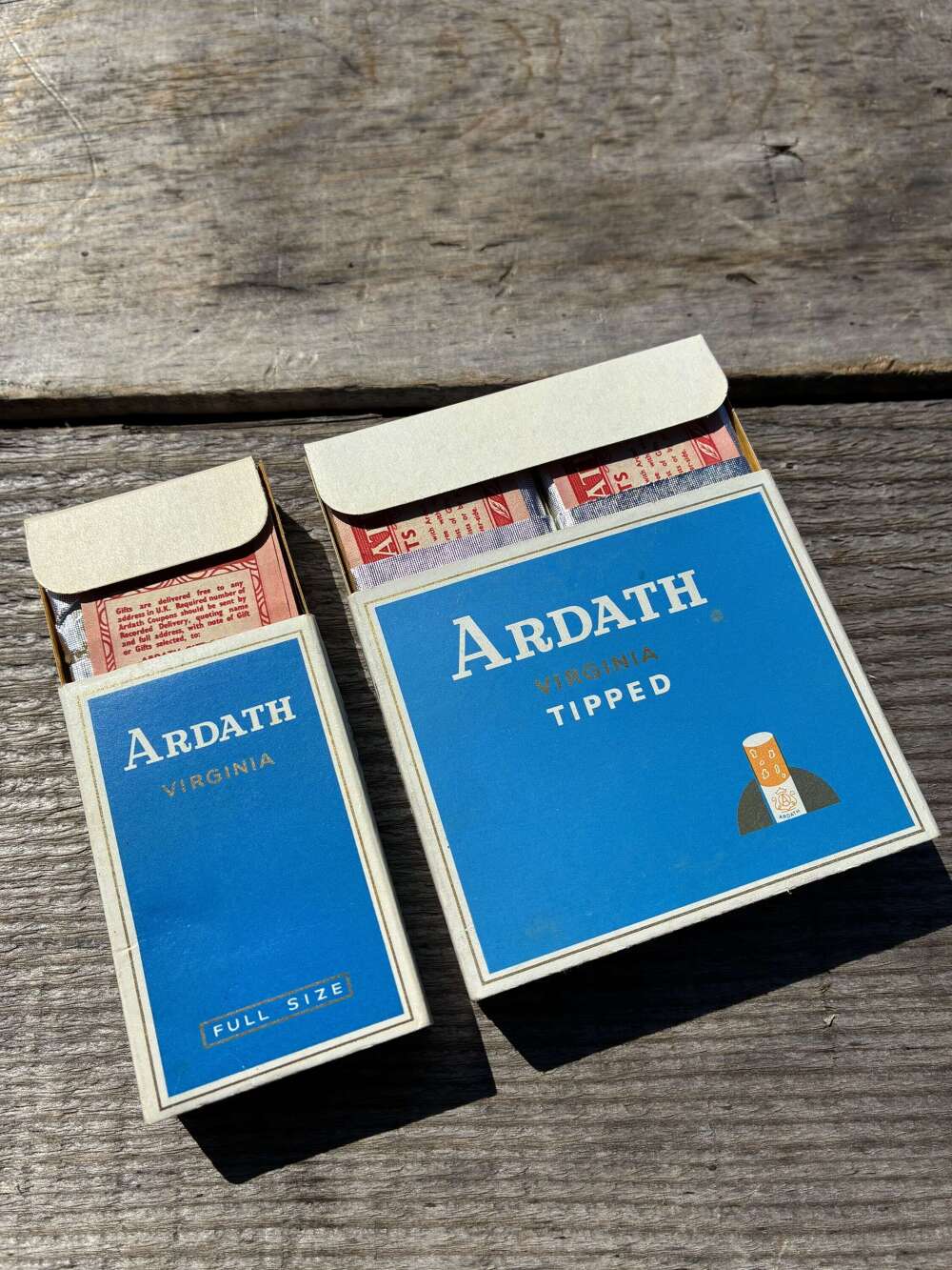 Pair of Ardath Virginia cigarettes packets live