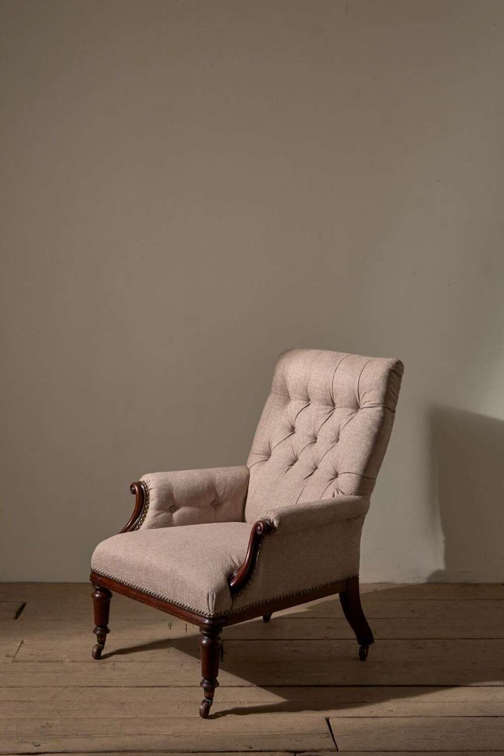 William IV English Country House Armchair With Mahogany Show Wood Frame
