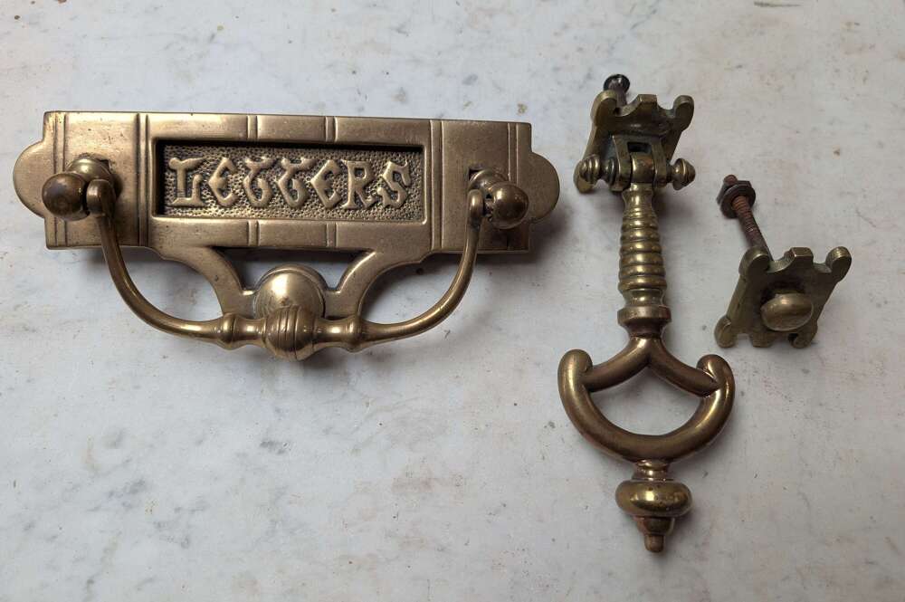 M2351 A RECLAIMED BRASS "LETTERS" LETTER PLATE / BOX & KNOCKER WITH STRIKER