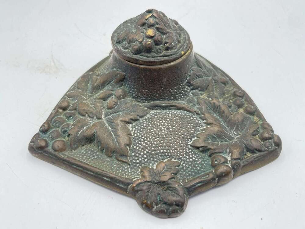 Beautiful Antique Brass Art Nouveau Brass Inkwell Stand (Insert Missinng)