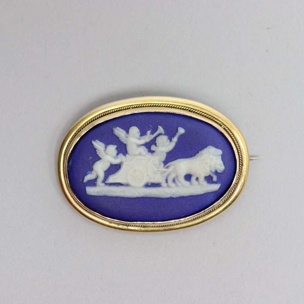 Wedgwood Brooch with Pinchbeck Setting