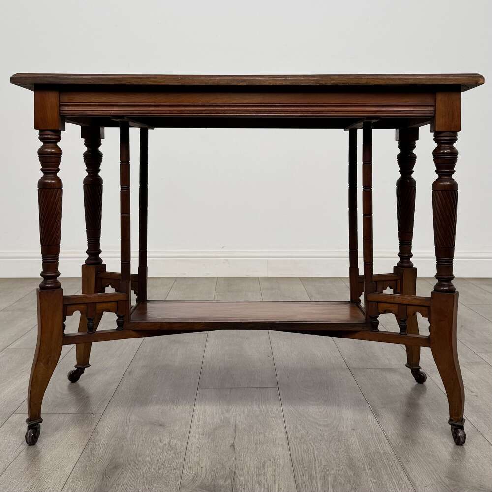 Antique 20th Century Edwardian Side Table In Walnut 