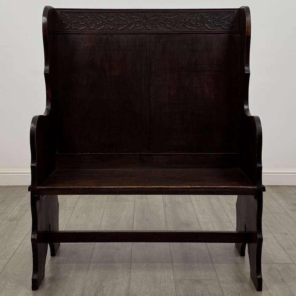 Antique 20th Century Small Edwardian Carved Oak Settle 