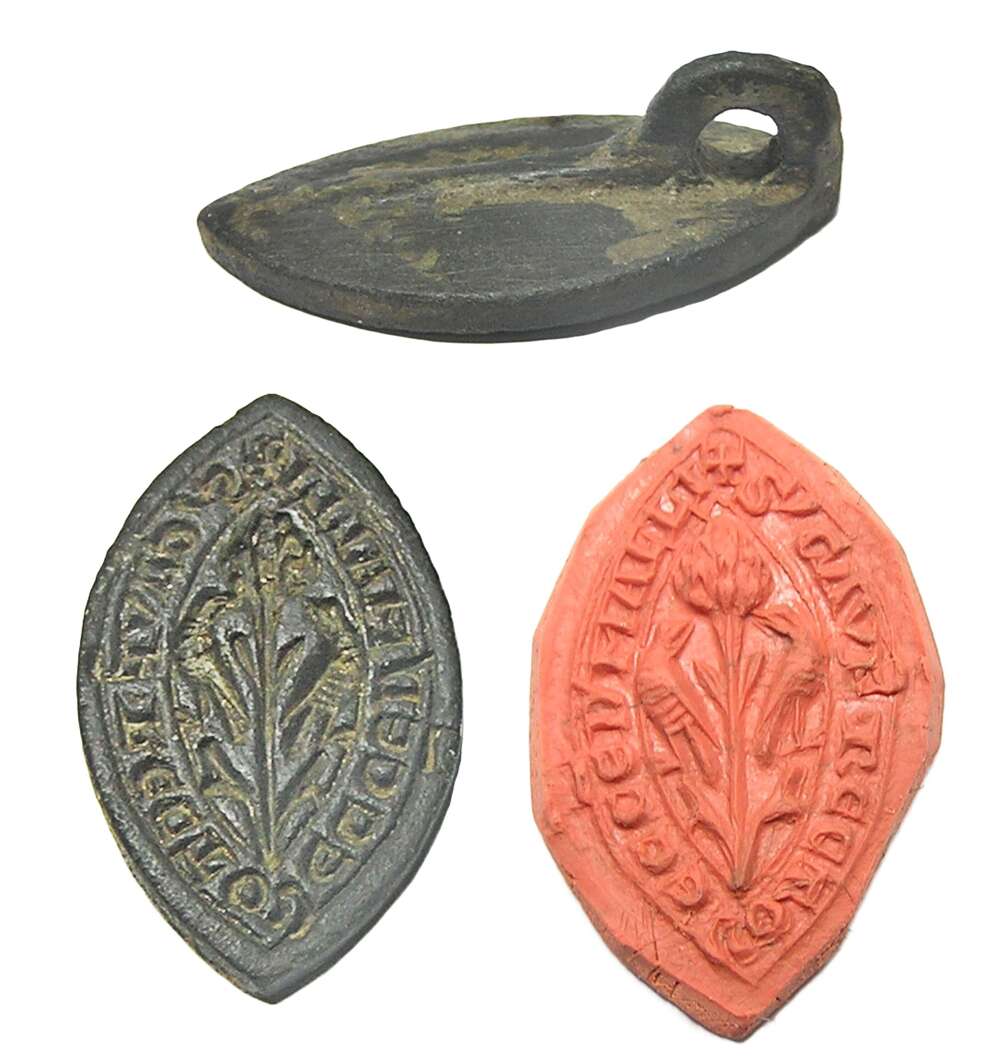 Medieval bronze vessica seal