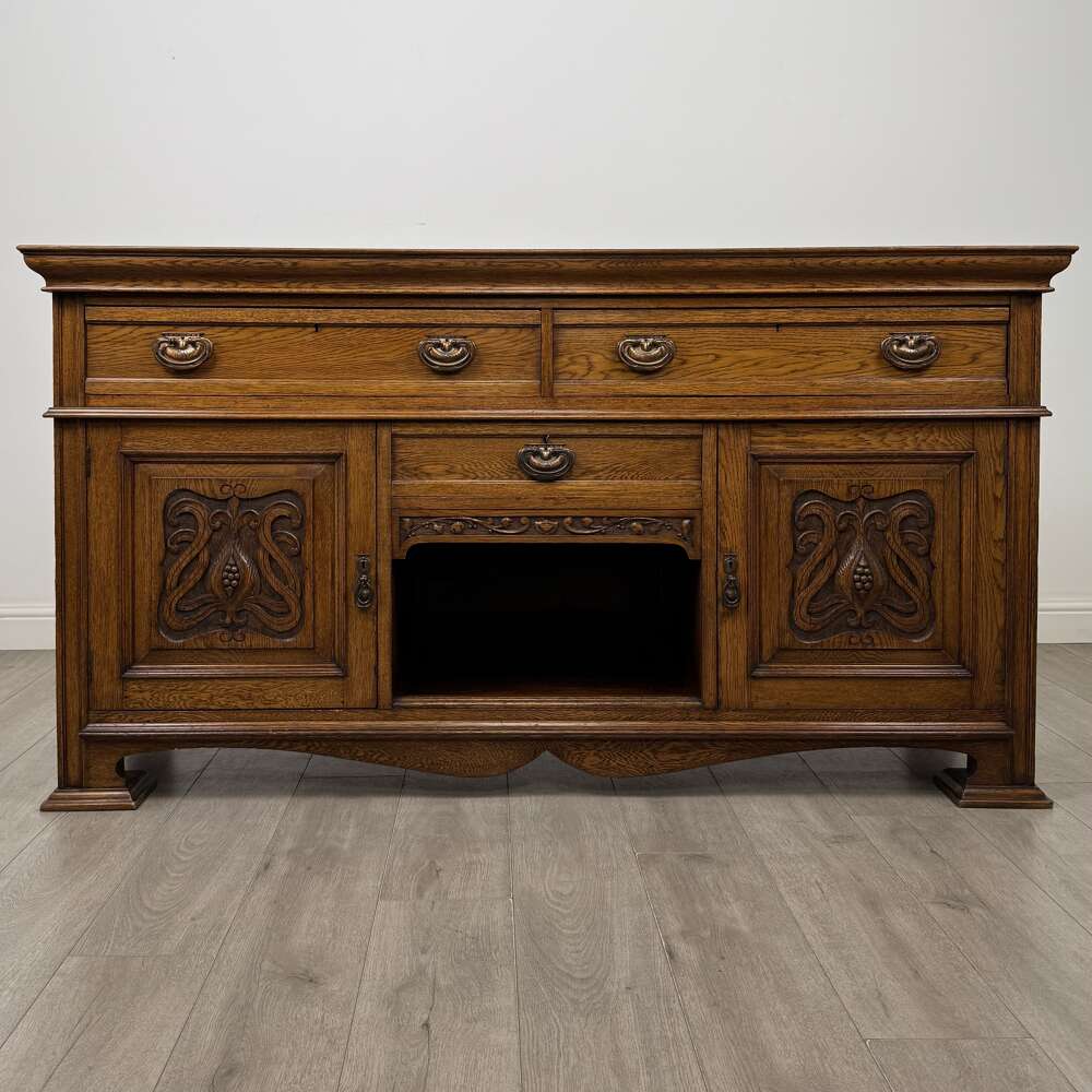 Antique 20th Century Fine Quality Arts & Crafts Sideboard In Oak