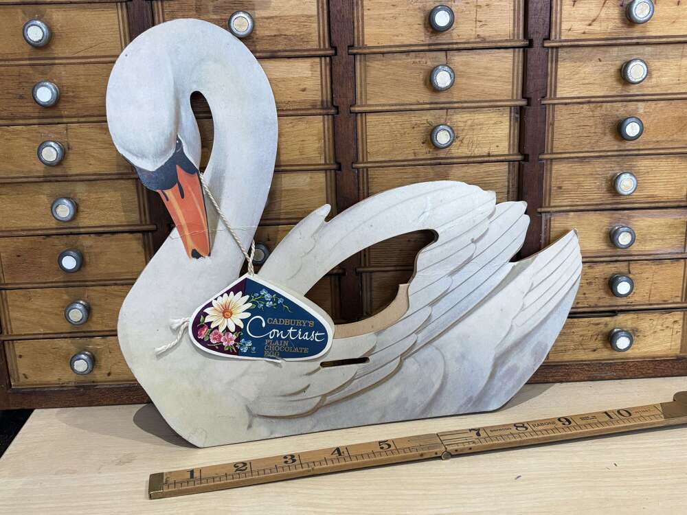 Rather Lovely Cadbury's Swan Bird Die-Cut Easter Egg Fold Out Chocolate Box c1950s  T