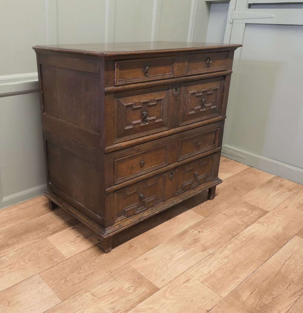 18th Century Oak Chest of Drawers or Garret Chest   A Garret Chest is one that can be brok