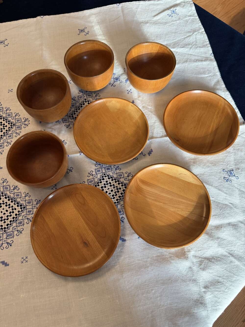 Set Of Mid Century Treen - Four Bowls And Four Plates