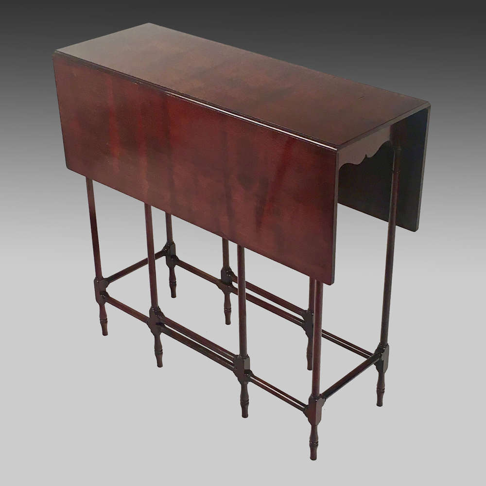 Edwardian mahogany spider-leg Pembroke table