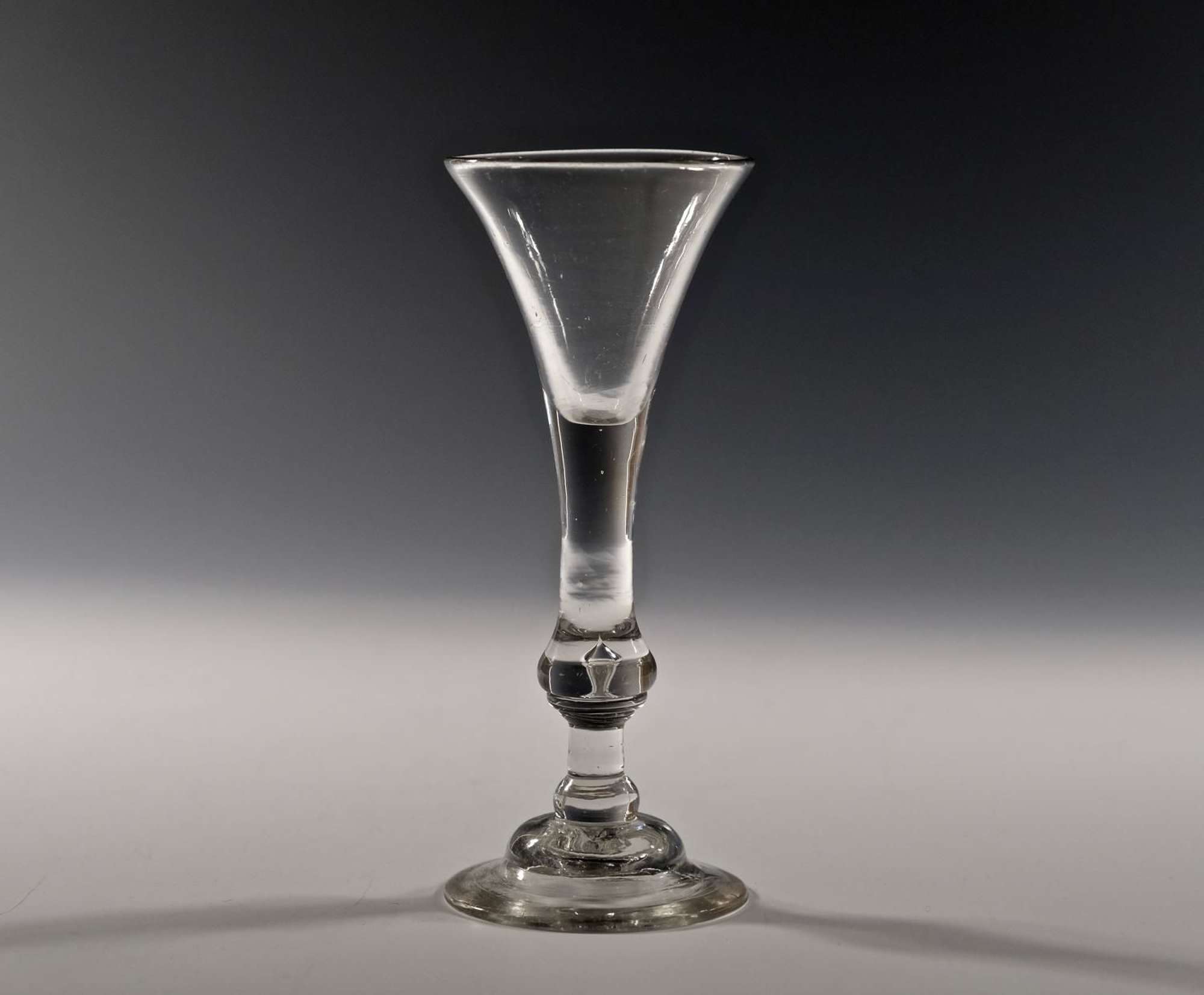 Balustroid wine glass C1735