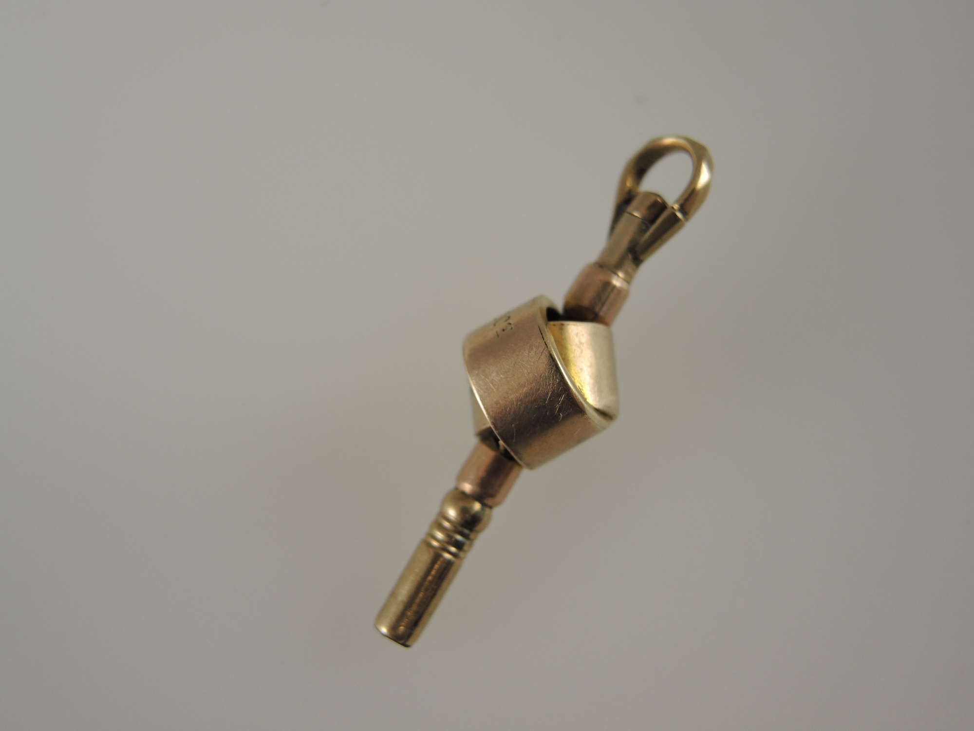 10K gold Knot design pocket watch key c1850