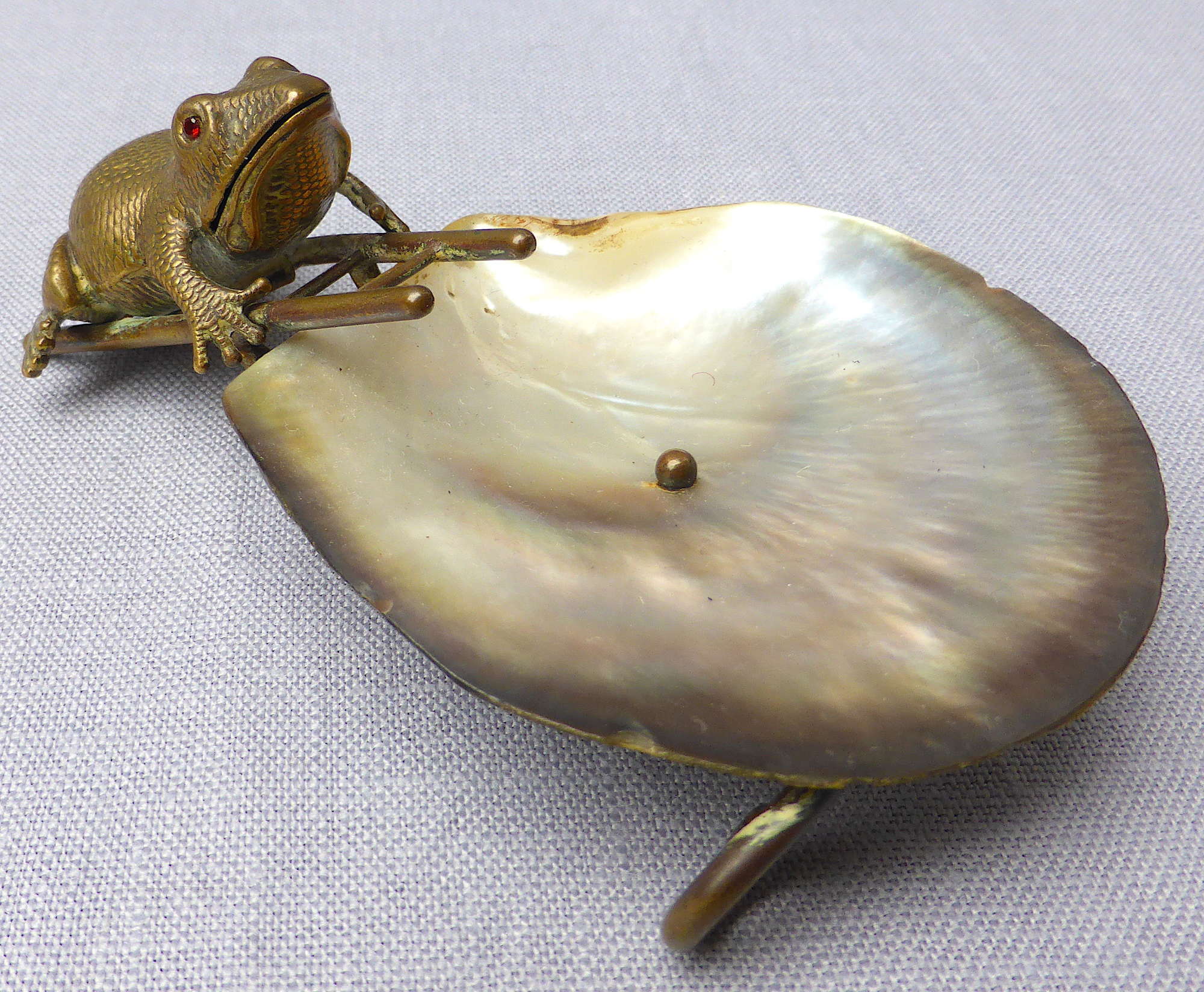 Victorian novelty frog pin dish