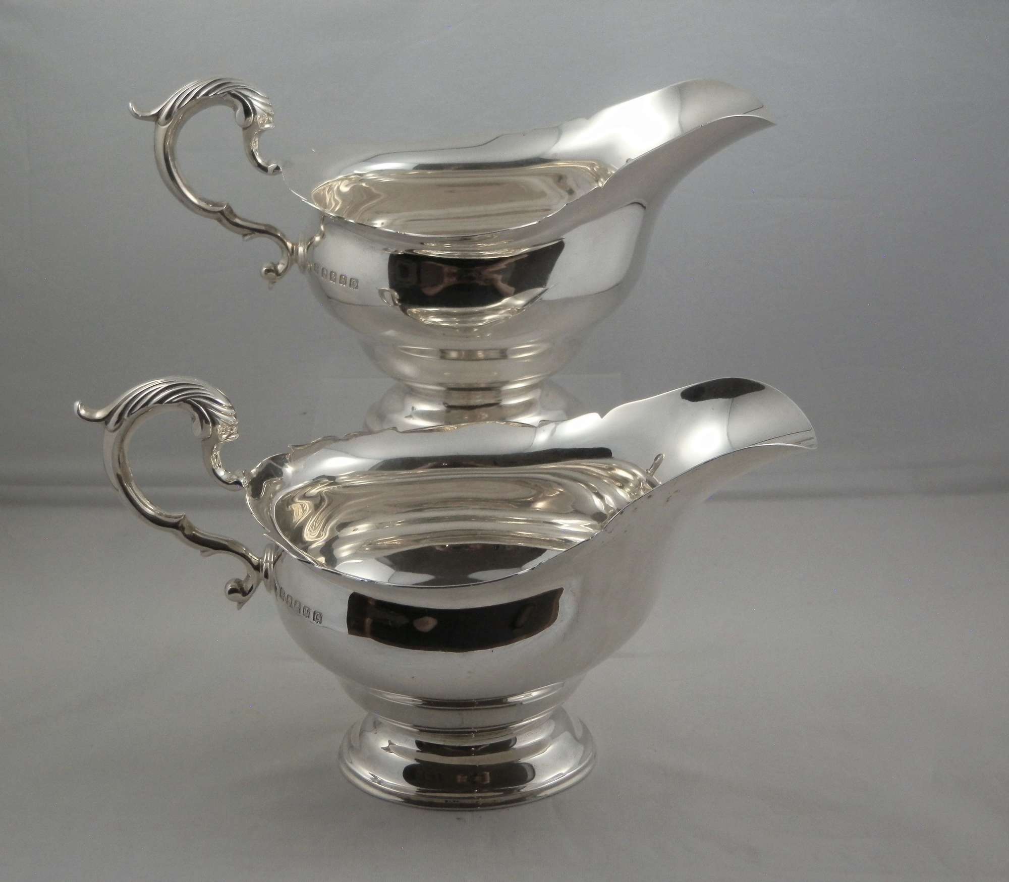 Scottish pair of silver sauce boats, Glasgow 1937