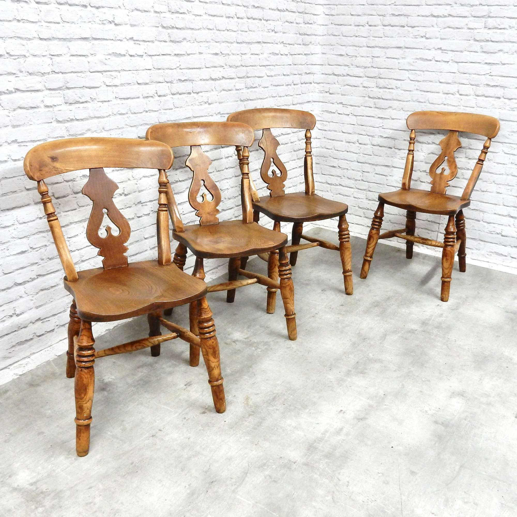 Windsor Lyreback Chair Set