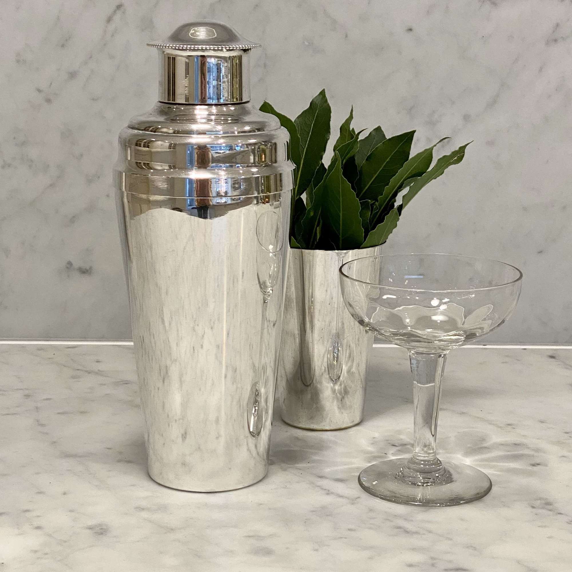 Excellent quality Art Deco silver plated cocktail shaker
