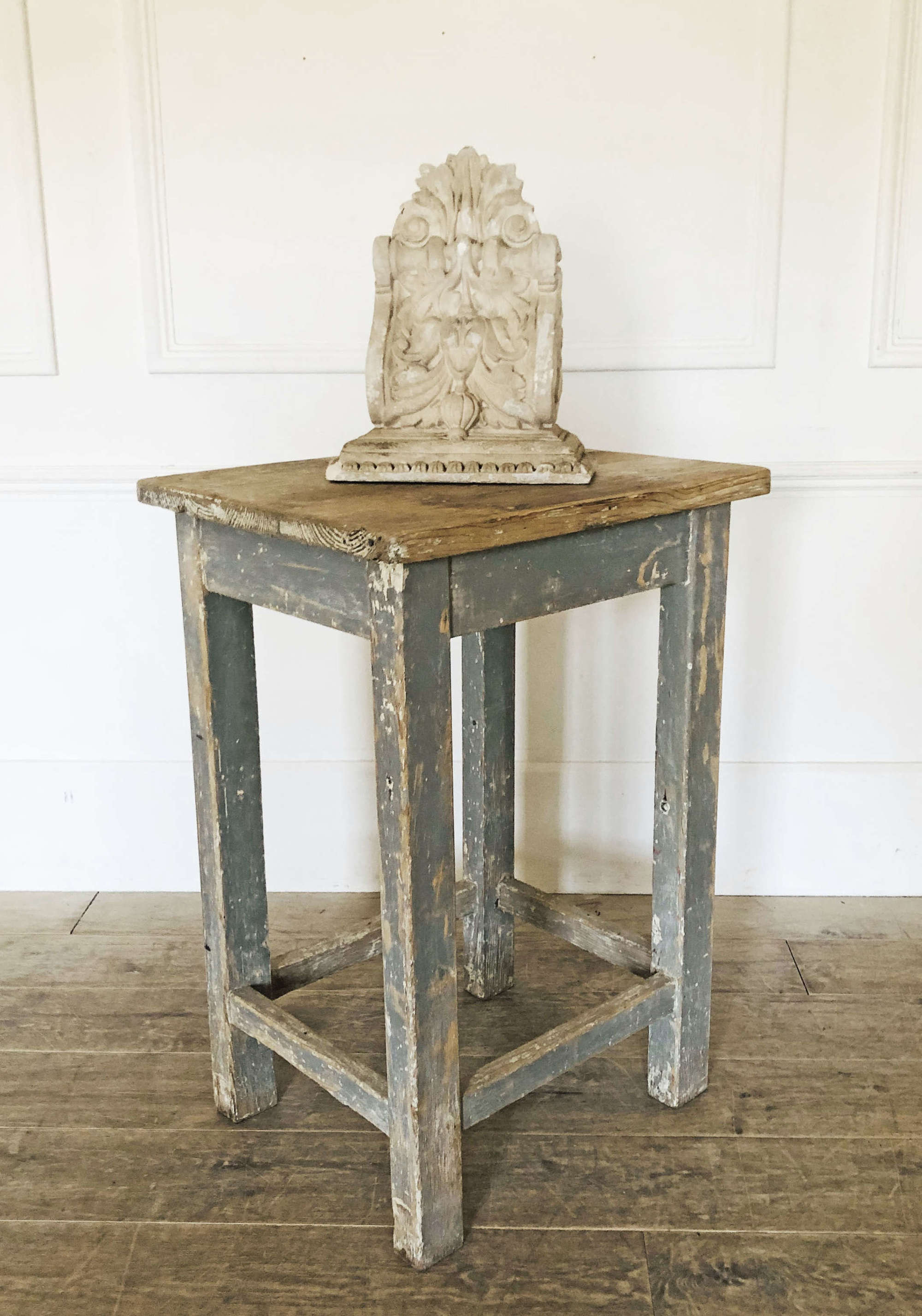 Simple French pine Sculptor's Stand - circa 1890