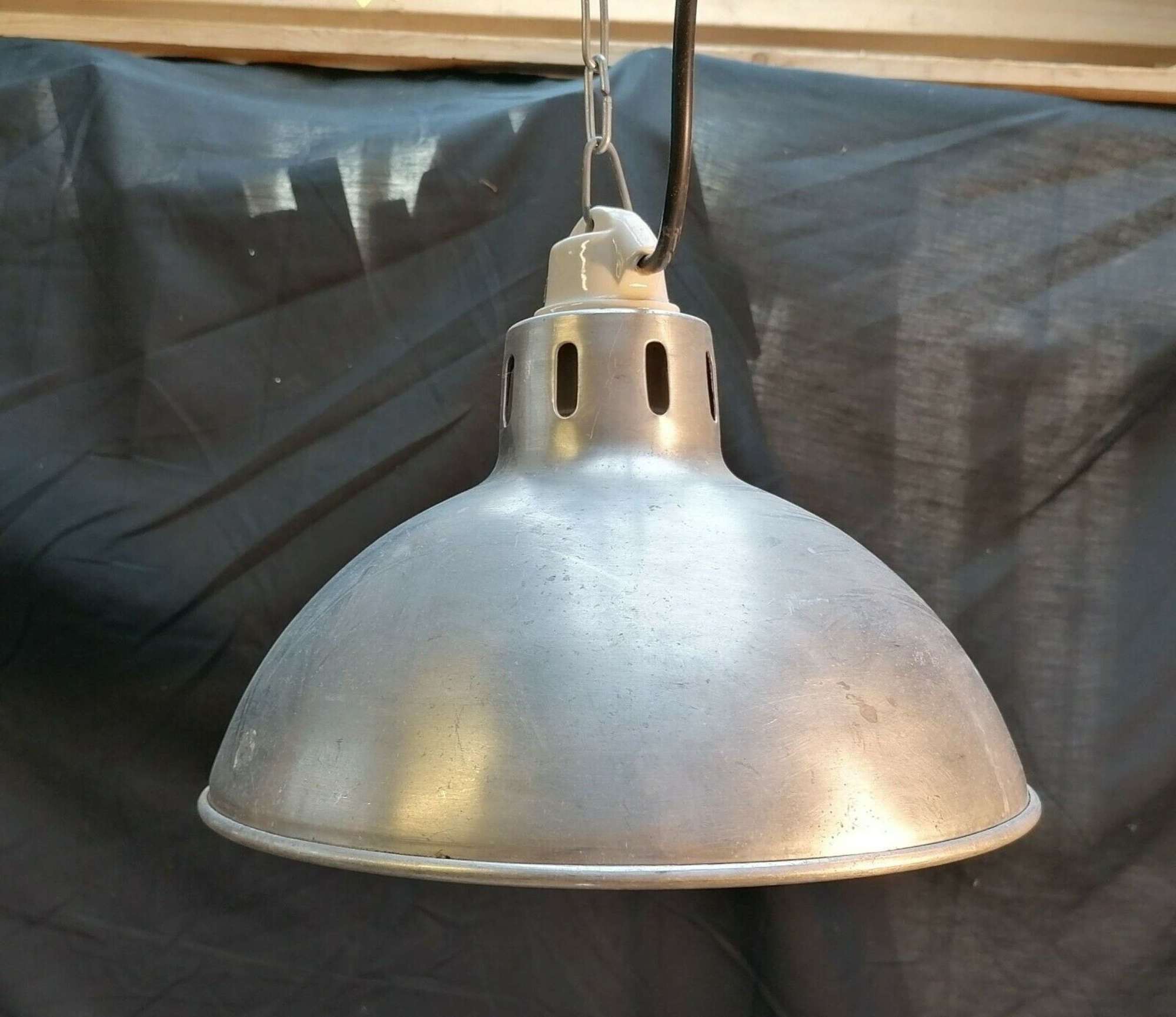 M1430 A RECLAIMED HANGING ALUMINIUM LAMP / INDUSTRIAL STYLE LIGHT