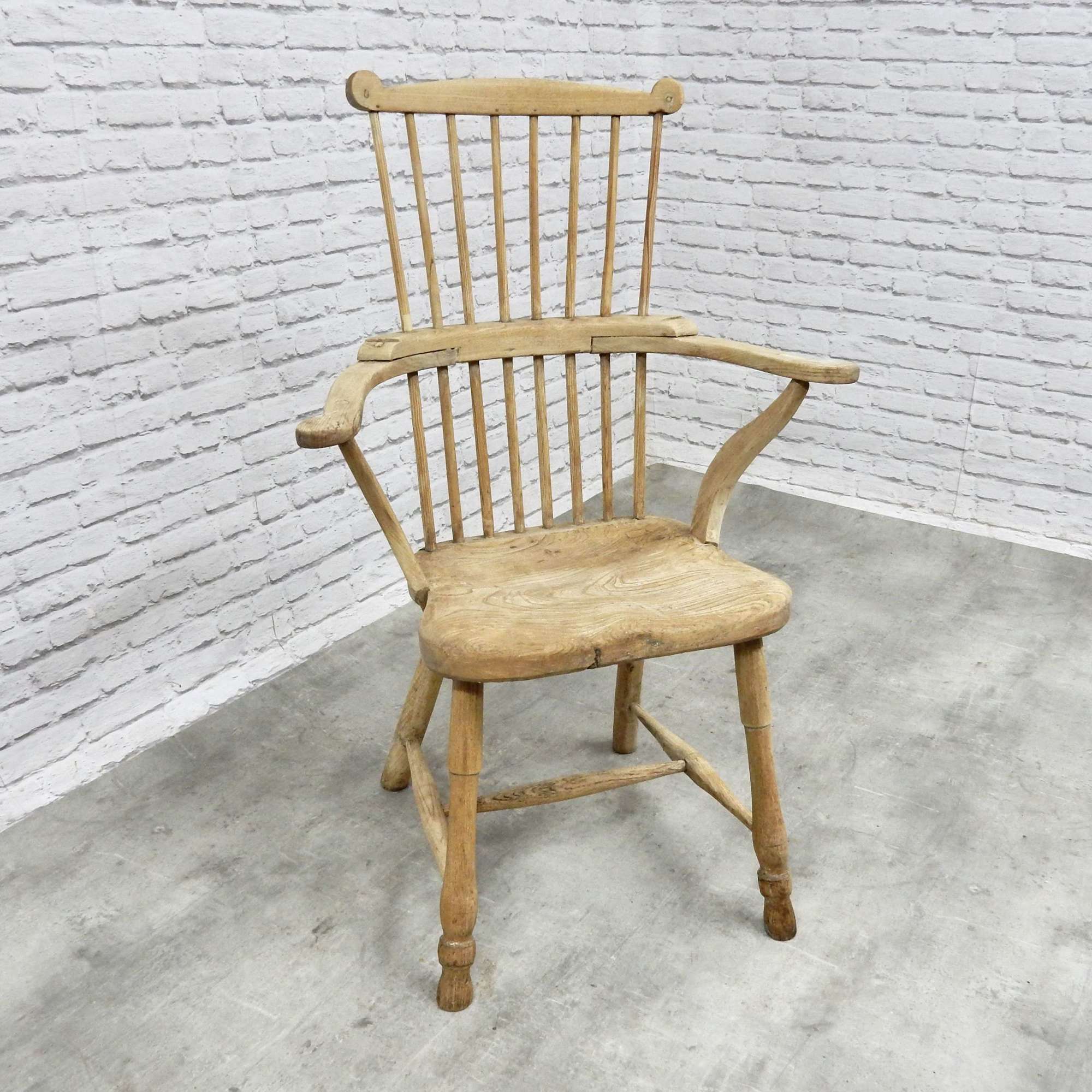 Small Comb Back Windsor Armchair