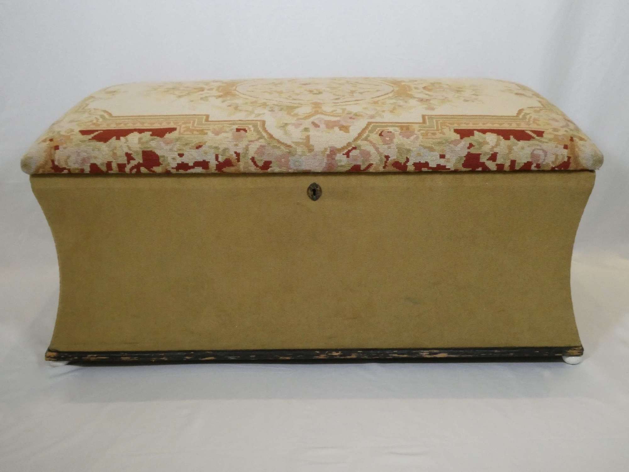 Ottoman with Embroidery Top