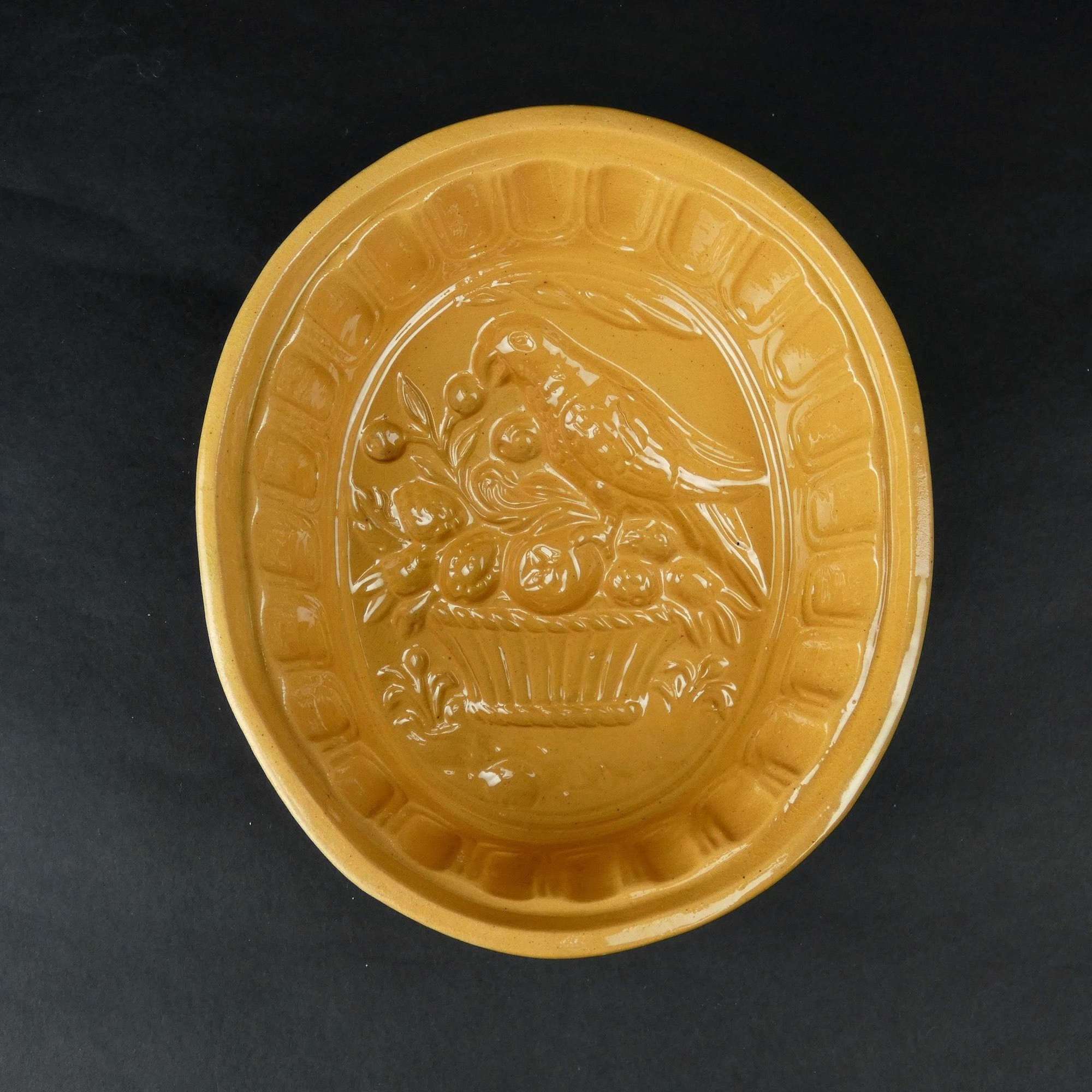 Yellow ware mould