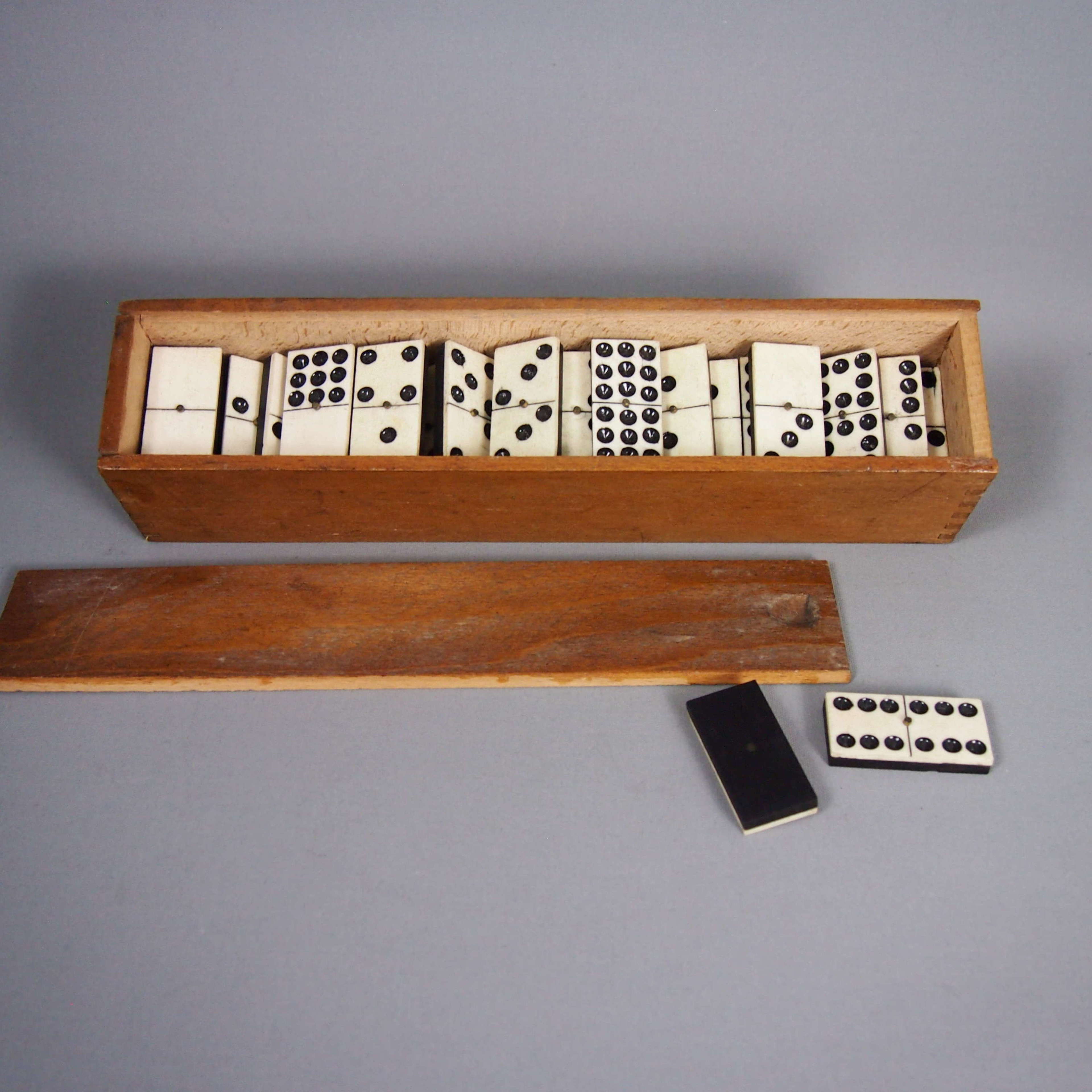 9" Dominos Set w/ Storage Wooden Inlaid Mother of Pearl Box 
